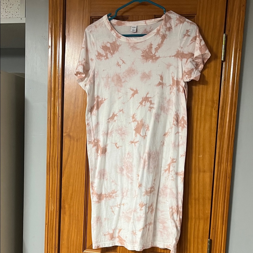 Old Navy Blush and Cream Tie-Dye Dress